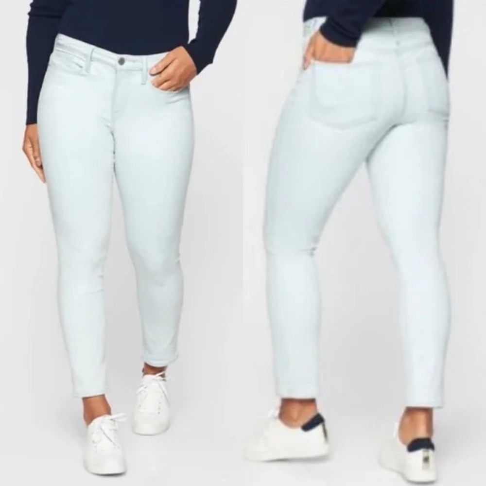 Item #13 NWT Athleta sz 12 Women's Sculptex Jeans Light Wash.